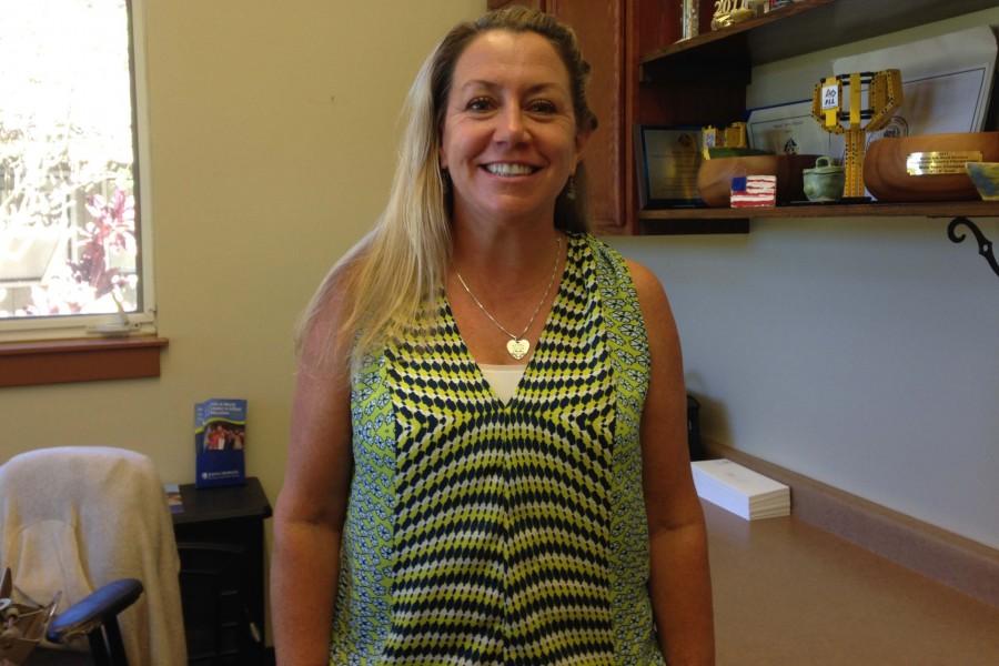 Jennifer+Phelps+is+the+assistant+to+Jacqueline+Peterka%2C+who+is+the+head+of+Seabury+Hall%27s+middle+school.+She+loves+helping+students+and+is+there+to+greet+them+with+a+warm+smile+and+friendly+advice.+