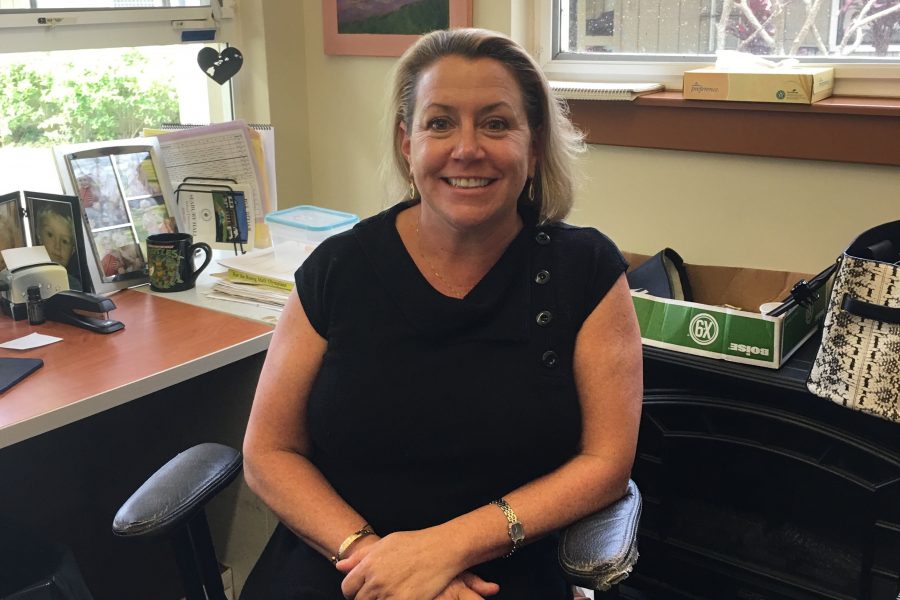 While Ms. Jennifer Phelps is a familiar face to Seabury Hall's middle school students, she is getting to know the upper school students in her new role as a teacher. Phelps teaches an Introduction to Psychology class.